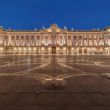 T2 Charmant, Spacieux Parking Prive Tram Et Metro
